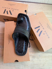 Shahi Comfy Black Kolhapuri - Men