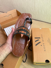 Nawazish Comfy Multicolor Kolhapuri - Men