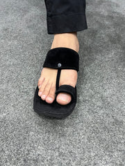 Peshkaar Black Kolapuri Chappal