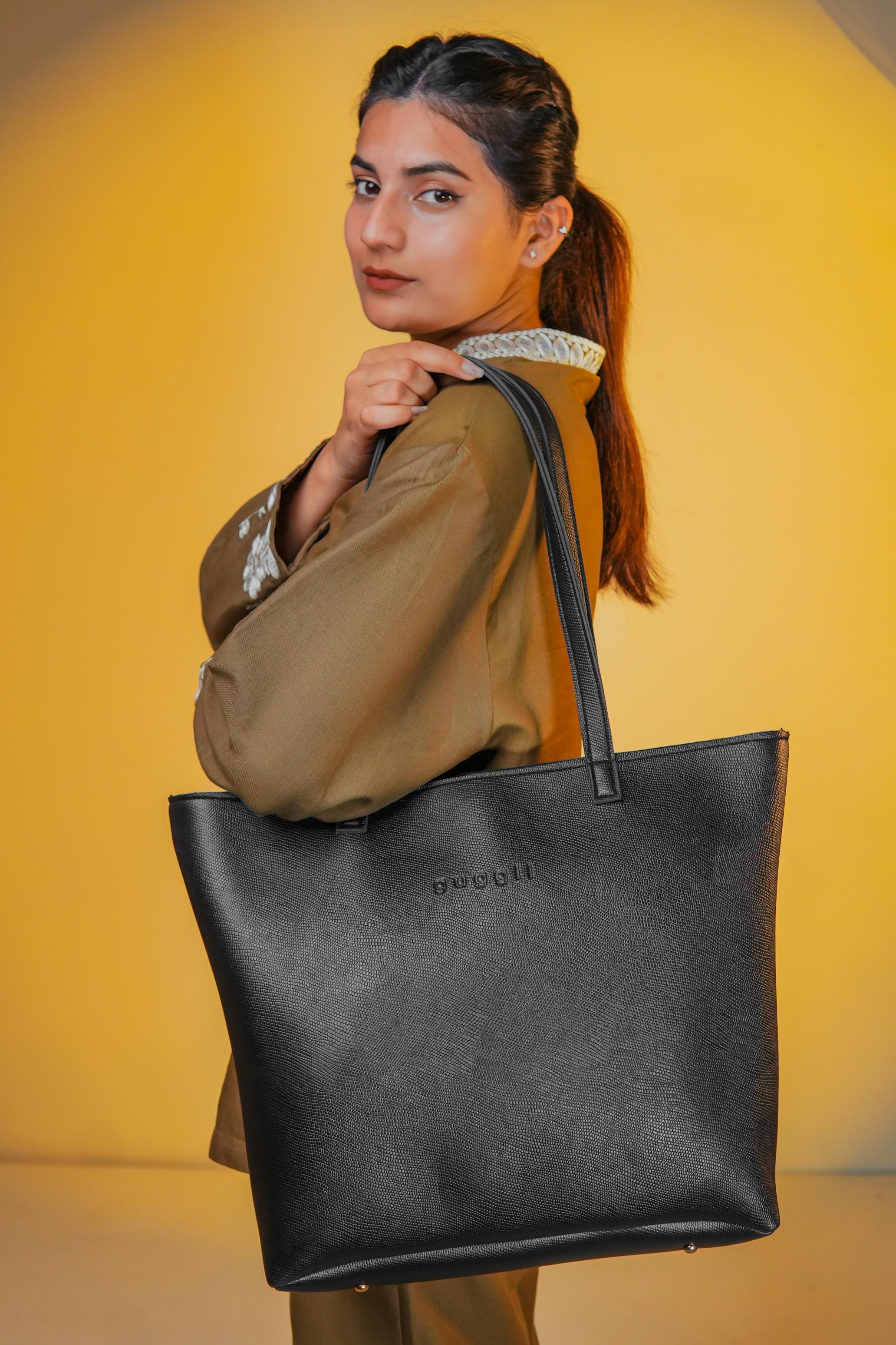 BLACK CLAIRE TOTE
