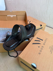 Shahi Comfy Black Kolhapuri - Men