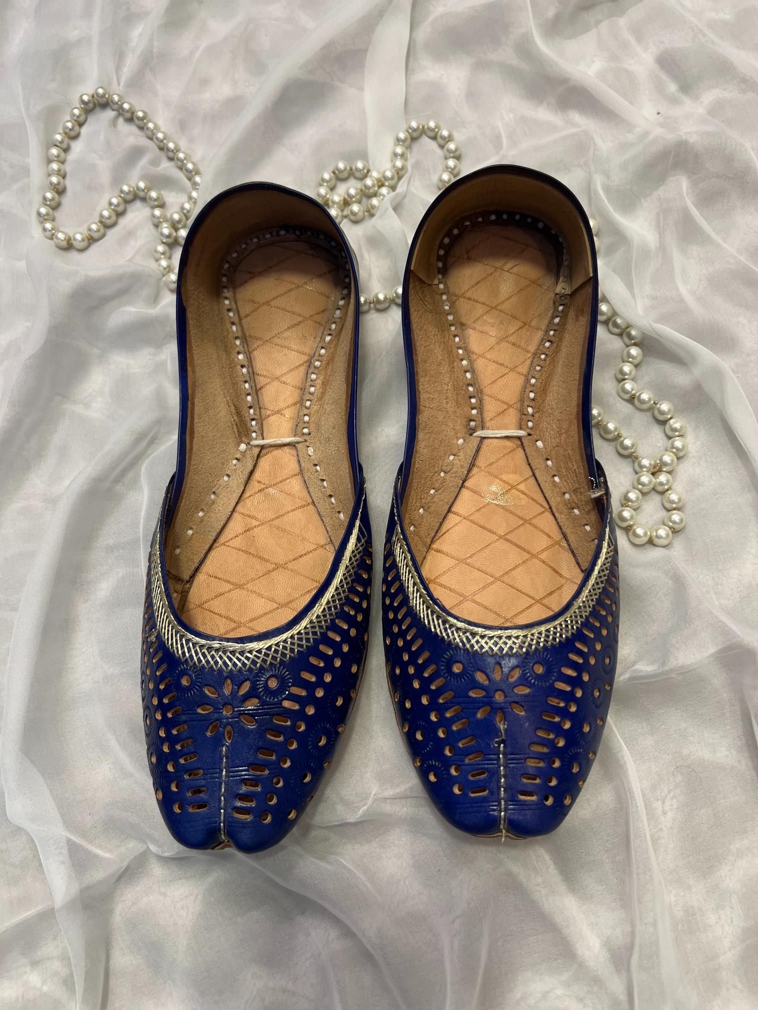 Noor Blue Khussa