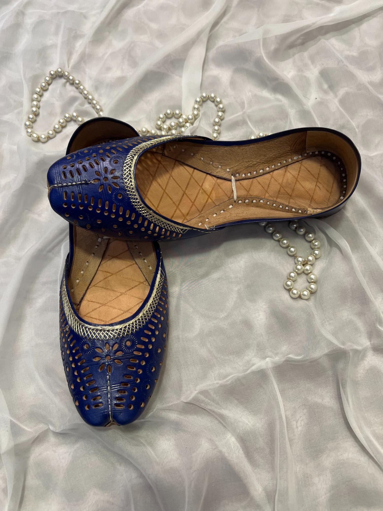 Noor Blue Khussa