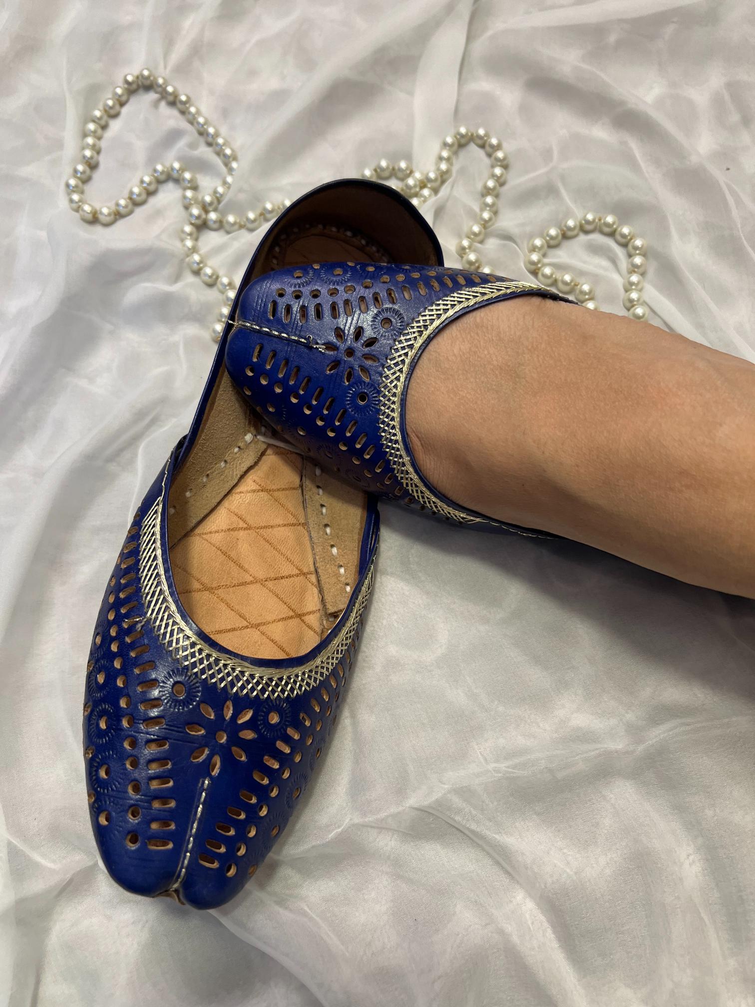 Noor Blue Khussa