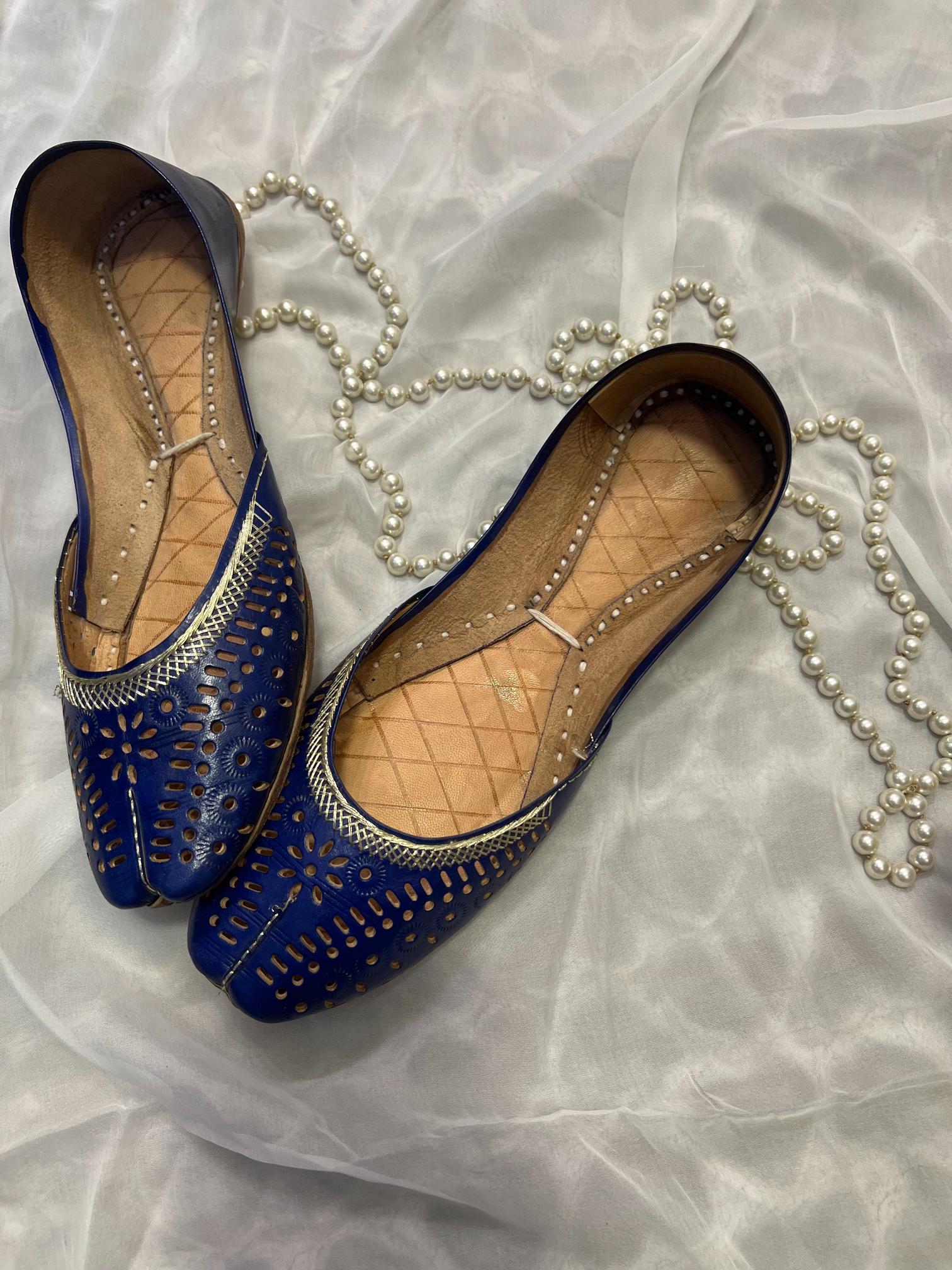 Noor Blue Khussa