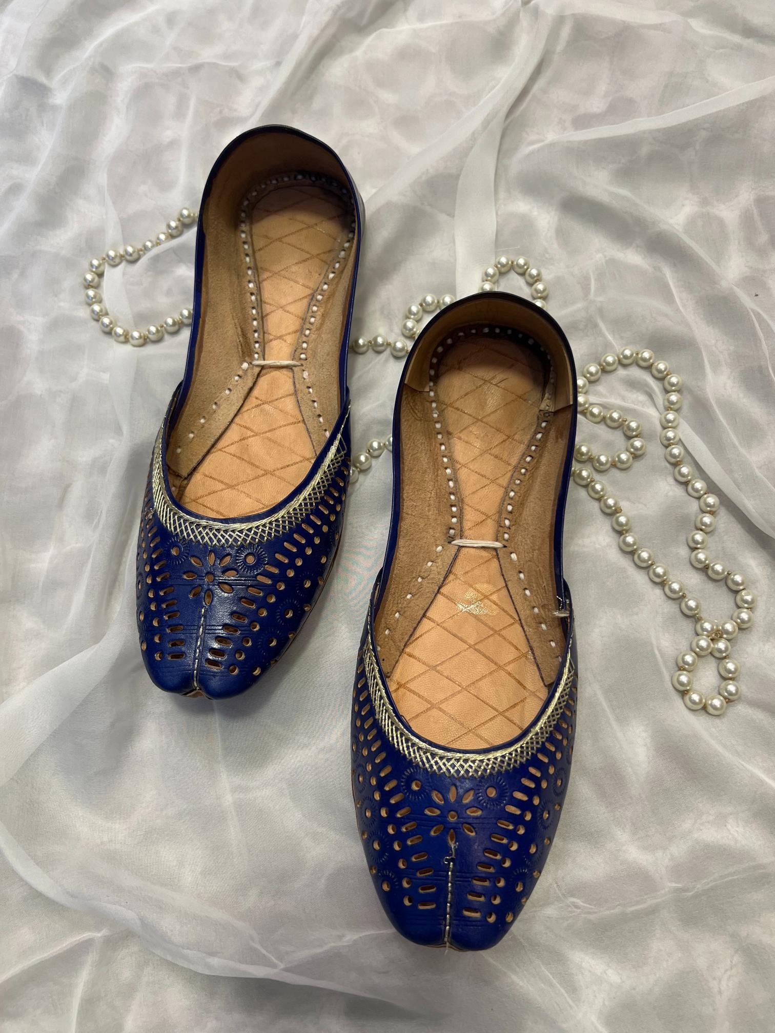 Noor Blue Khussa