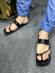 Gulshan Black Kolapuri Chappal - Men