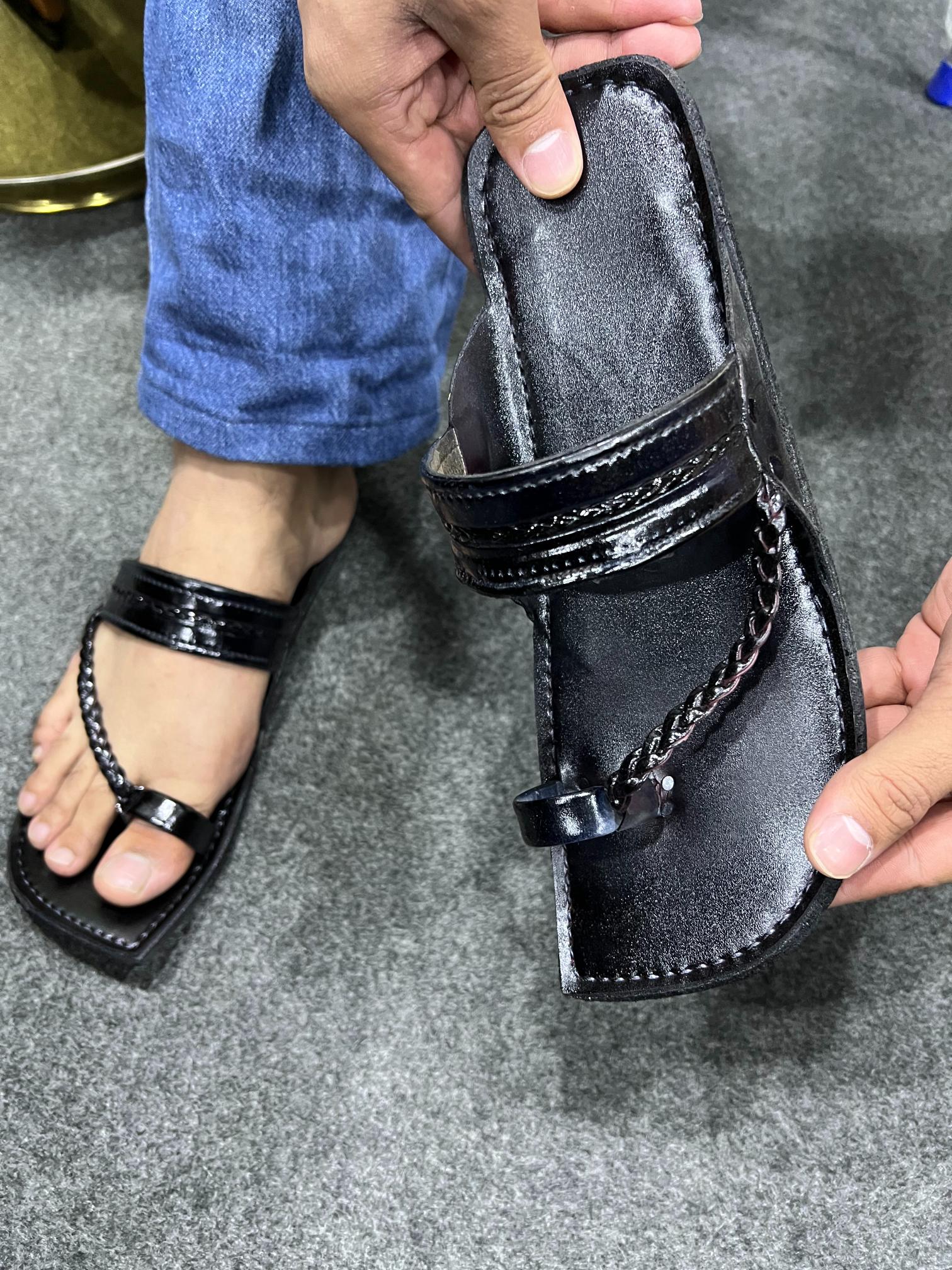 Gulshan Black Kolapuri Chappal - Men
