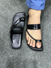 Gulshan Black Kolapuri Chappal - Men