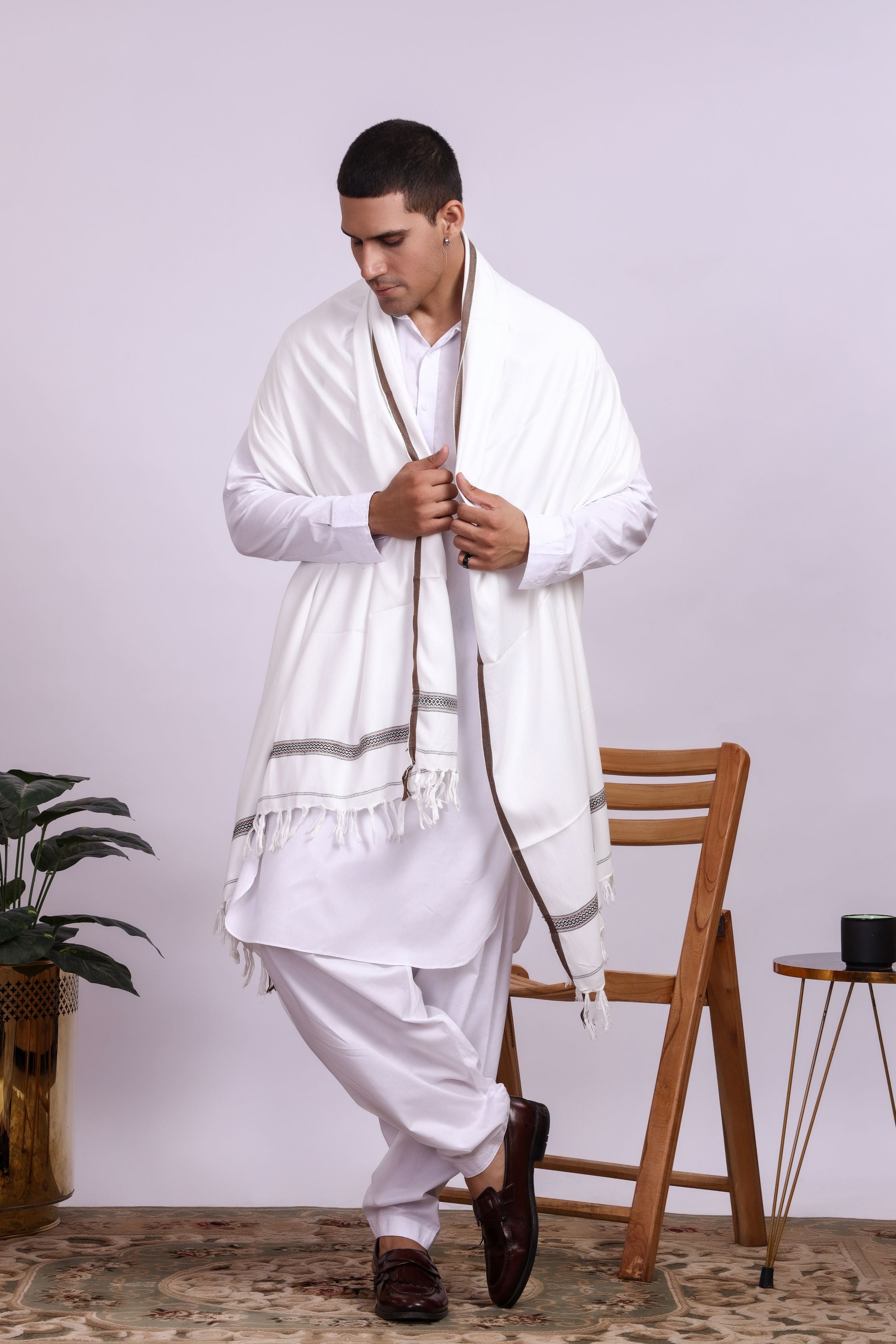 Jashan White Men Shawl