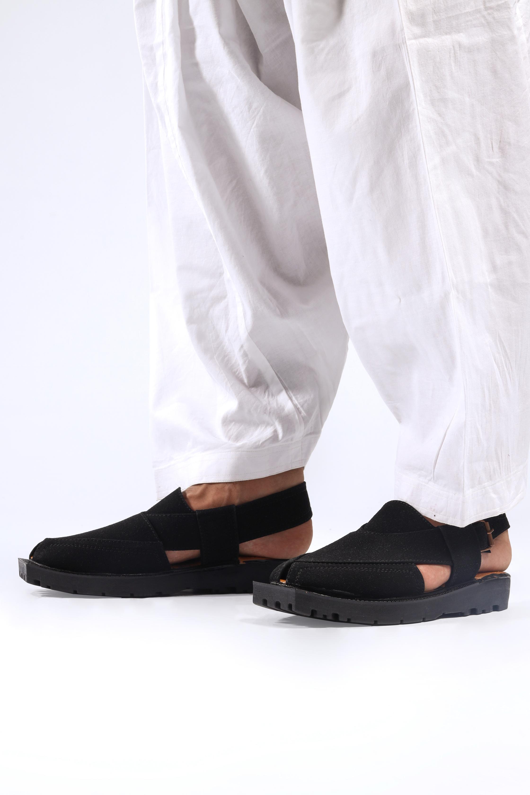 CHITRALI Black Peshawari Chappal